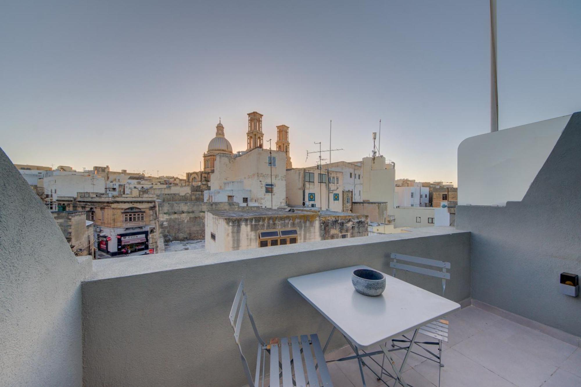 Cosy Penthouse In Hamrun - Walking Distance To Valletta Exterior photo